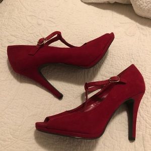 Red Ann Marino heels size 8.5M US